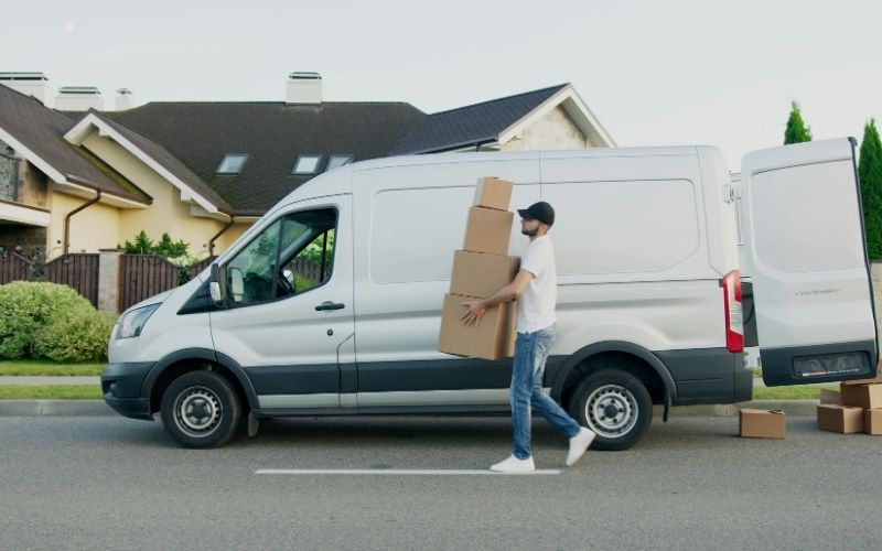 How do I figure out how many moving boxes I need?